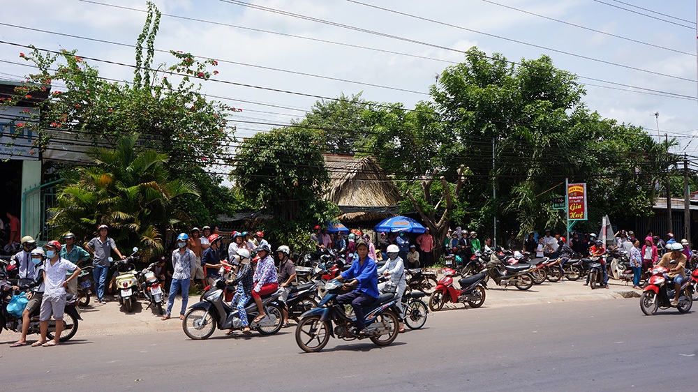 Người dân địa phương bàng hoàng trước vụ thảm sát kinh hoàng