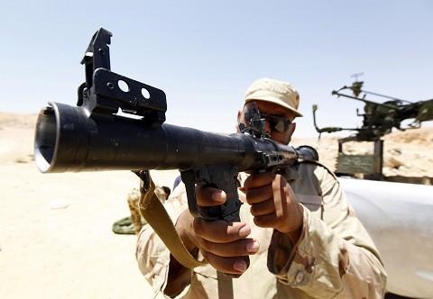 Libya: Phe nổi dậy tấn công thủ đô, chuẩn bị gặp giới chức NATO - 1 Libya: Phe nổi dậy tấn công thủ đô, chuẩn bị gặp giới chức NATO - 1