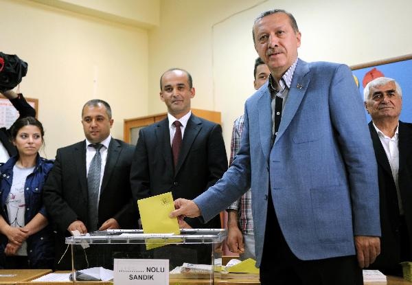Thủ tướng Tayyip Ergodan nắm cơ hội thắng liên tiếp 3 nhiệm kỳ - 1 Thủ tướng Tayyip Ergodan nắm cơ hội thắng liên tiếp 3 nhiệm kỳ - 1