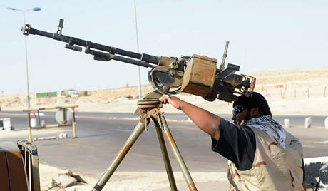 Libya: Phe đối lập chiếm dinh thự của Gadhafi, tuyên bố cuộc chiến kết thúc - 1 Libya: Phe đối lập chiếm dinh thự của Gadhafi, tuyên bố cuộc chiến kết thúc - 1