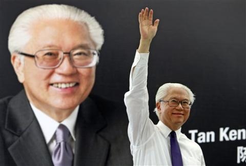 Cựu Phó Thủ tướng Tony Tan trúng cử Tổng thống Singapore - 1 Cựu Phó Thủ tướng Tony Tan trúng cử Tổng thống Singapore - 1