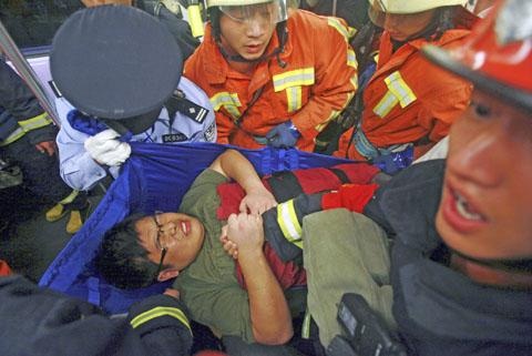 Trung Quốc tạm ngừng các dự án đường sắt sau tai nạn nghiêm trọng - 1