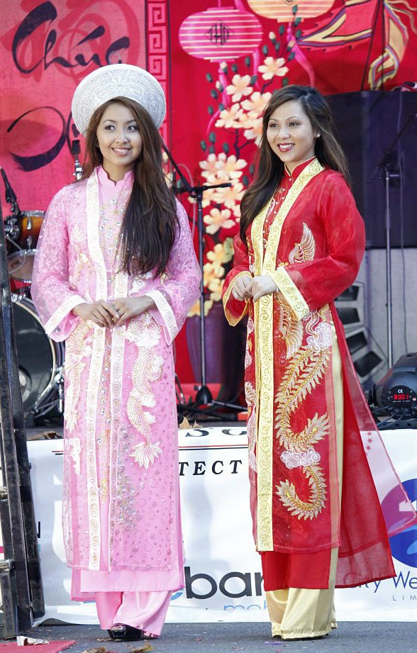 Người Việt 5 châu rộn ràng đón Tết Nhâm Thìn - 3