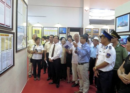 Khai mạc Triển lãm trưng bày bản đồ, tư liệu khẳng định chủ quyền Hoàng Sa, Trường Sa