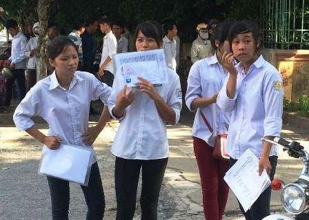 Thí sinh Hà Nam hoàn thành kỳ thi THPT quốc gia năm 2015.