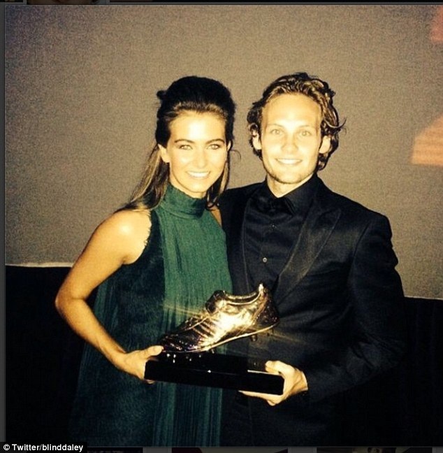 Fleur là một cô nàng đa-zi-năng