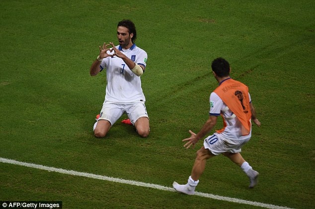  Georgios Samaras ăn mừng chiến thắng vào lưới của Bờ Biển Ngà tại World Cup 2014