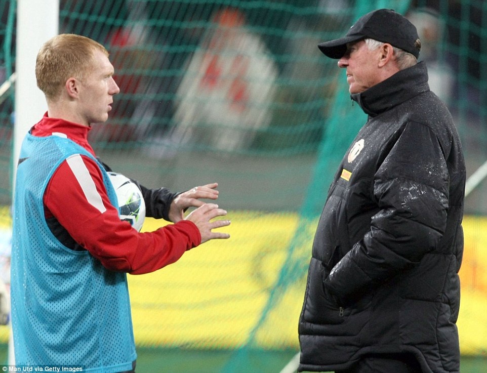 Cách ăn mừng chiến thắng quá quen thuộc của ông già gân