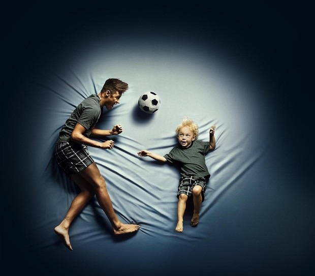 Neymar "rủ" con trai cưng cùng đóng quảng cáo - 2 Neymar là gương mặt đại diện cho nhãn hàng đồ lót Lupo từ năm 2011
