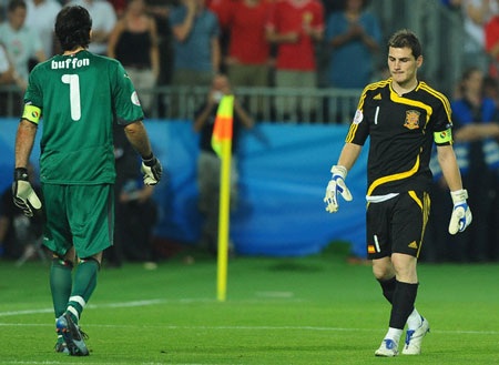 Vượt Casillas, Buffon là thủ thành xuất sắc nhất 25 năm qua - 1 Vượt Casillas, Buffon là thủ thành xuất sắc nhất 25 năm qua - 1