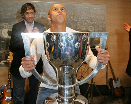 Roberto Carlos, một huyền thoại - 12 Roberto Carlos, một huyền thoại - 12