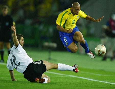Roberto Carlos chia tay sân cỏ vào cuối năm nay - 3 Roberto Carlos chia tay sân cỏ vào cuối năm nay - 3