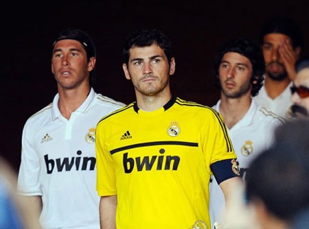 Iker Casillas và những cột mốc đang chờ đợi - 2