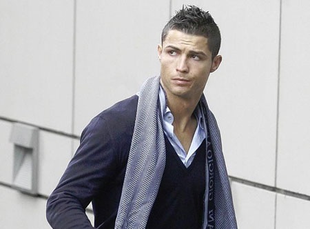 C. Ronaldo đánh tiếng muốn trở lại nước Anh - 1