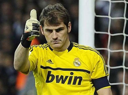 Casillas tiếp tục làm nên lịch sử tại Bernabeu - 1 Casillas tiếp tục làm nên lịch sử tại Bernabeu - 1