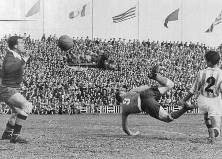 10 pha giật gót kinh điển trong lịch sử bóng đá thế giới - 1