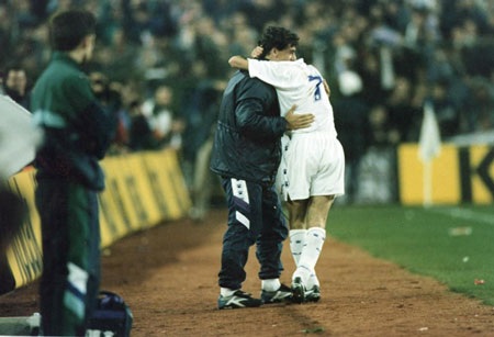 Những bàn thắng để đời của “chúa nhẫn” Raul Gonzalez - 1