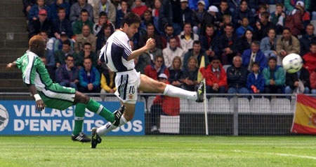 Những bàn thắng để đời của “chúa nhẫn” Raul Gonzalez - 4