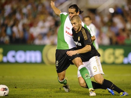 Real Madrid - Racing: Mưa bàn thắng ở Bernabeu? - 2