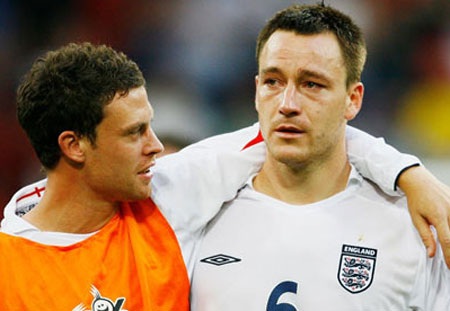 Nhìn lại những thăng trầm trong sự nghiệp John Terry - 3 Nhìn lại những thăng trầm trong sự nghiệp John Terry - 3