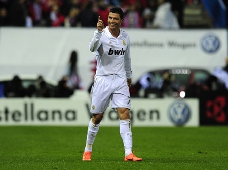 Cân bằng kỷ lục mùa trước, Ronaldo chiếm ưu thế ở cuộc đua Pichichi