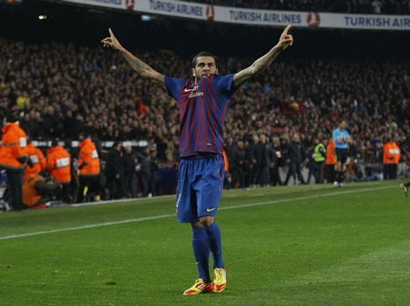 Dani Alves: 15 bàn thắng, 57 pha kiến tạo và hơn thế nữa… - 1 Dani Alves: 15 bàn thắng, 57 pha kiến tạo và hơn thế nữa…