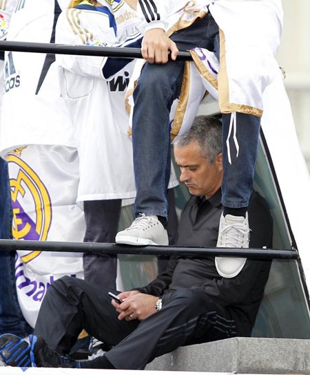 Real Madrid ăn mừng chức vô địch tưng bừng ở Cibeles - 5 Real Madrid ăn mừng chức vô địch tưng bừng ở Cibeles