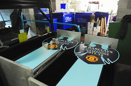 Nhìn lại những phút nghẹt thở của Ngày phán quyết Premier League