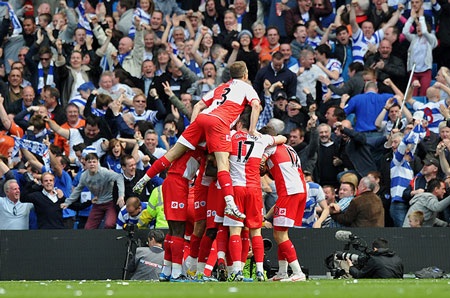 Nhìn lại những phút nghẹt thở của Ngày phán quyết Premier League