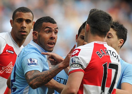 Nhìn lại những phút nghẹt thở của Ngày phán quyết Premier League