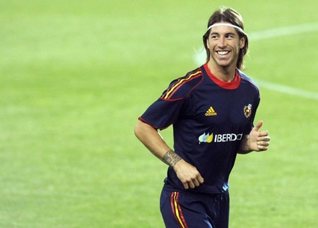 Carles Puyol không thể cùng Tây Ban Nha tham dự EURO 2012 - 2 Carles Puyol không thể cùng Tây Ban Nha tham dự EURO 2012