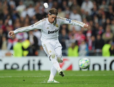 Mourinho muốn có một Maicon: Mò kim đáy bể!