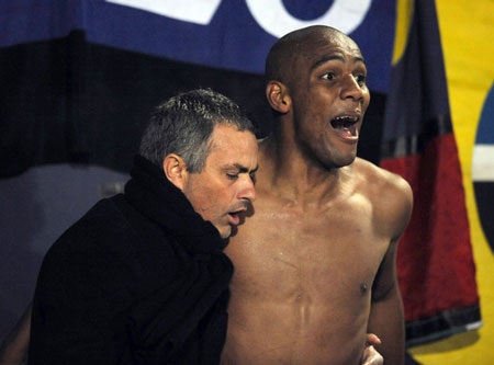 Mourinho muốn có một Maicon: Mò kim đáy bể!