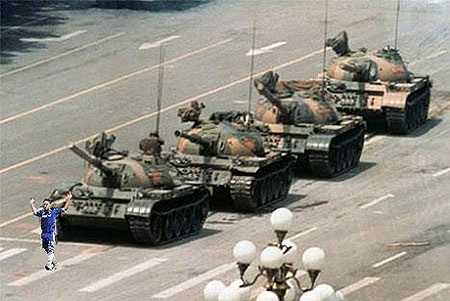 Biếm họa: John Terry và chiếc cúp Champions League