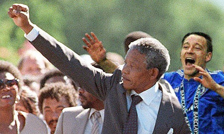 Biếm họa: John Terry và chiếc cúp Champions League