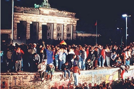 Biếm họa: John Terry và chiếc cúp Champions League