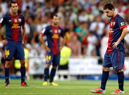 Nhìn lại những khoảnh khắc lịch sử Real Madrid đánh bại Barcelona - 9 …bên cạnh đó là nỗi buồn của Messi và các đồng đội.