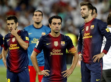 Nhìn lại những khoảnh khắc lịch sử Real Madrid đánh bại Barcelona - 17 Hai tân binh đáng chú ý của hai đội là Luka Modric và Alex Song đều được trình làng trong hiệp 2.