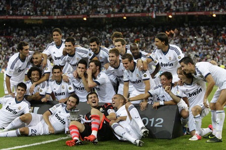 Nhìn lại những khoảnh khắc lịch sử Real Madrid đánh bại Barcelona - 20 Bộ đôi người Bồ Đào Nha, Cristiano Ronaldo và Pepe đã có một trận đấu khá mỹ mãn.