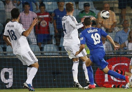 Real Madrid trong nỗi nhớ “cặp đôi hoàn hảo” Pepe-Ramos - 2 Raul Albiol không thể khỏa lấp vị trí mà Pepe để lại bên cạnh Ramos