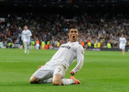 10 năm C. Ronaldo chơi bóng chuyên nghiệp: Lịch sử mang tên anh - 1 Sau 10 năm chơi bóng, CR7 đã tích lũy hơn 300 bàn thắng…
