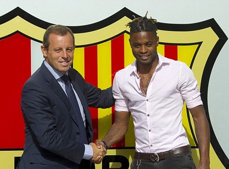 Alex Song chính thức trở thành người của Barcelona - 1 Alex Song chính thức trở thành cầu thủ của Barcelona
