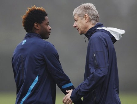 Alex Song bất ngờ "phản pháo" Arsenal - 2 Vừa đến Barca, Alex Song quay lại chỉ trích sự giả dối của đội bóng cũ