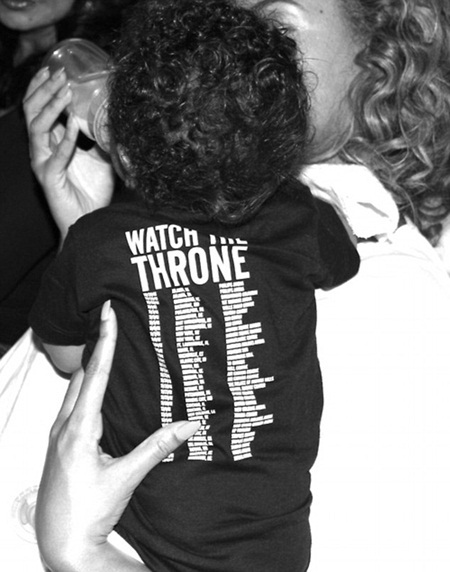 Beyonce tiết lộ ảnh gia đình hạnh phúc - 1 Beyonce đăng tải bức ảnh cô đang chăm chút cho con gái Blue Ivy ăn
