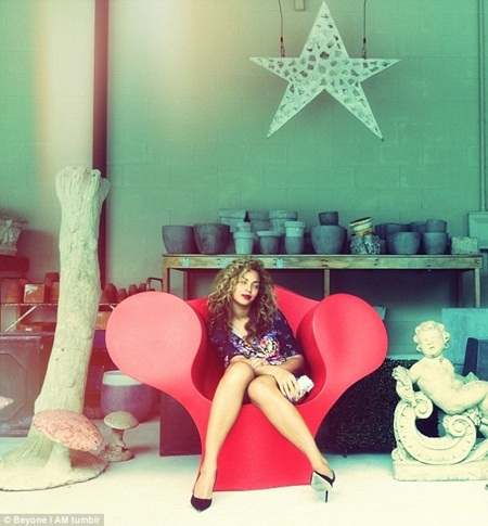 Beyonce tiết lộ ảnh gia đình hạnh phúc - 11 Ngọt ngào và xinh đẹp trong những bức hình với phong cách ăn mặc cực chất