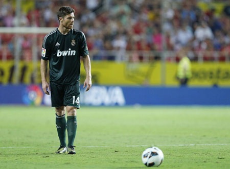 Xabi Alonso: Người thép tại Bernabeu - 2 Xabi Alonso chưa nghỉ một phút nào trong mùa này