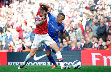 Nhìn lại trận derby thành London giữa Arsenal và Chelsea - 3 Nhìn lại trận derby thành London giữa Arsenal và Chelsea
