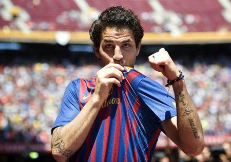 Cesc Fabregas: Ngày ấy và bây giờ - 1 Fabregas từng được kỳ vọng rất nhiều khi mới trở lại Nou Camp