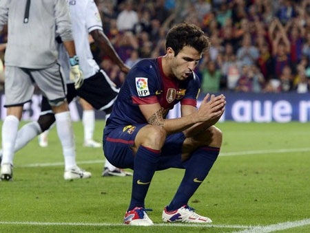 Cesc Fabregas: Ngày ấy và bây giờ - 3 Fabregas đang đối mặt với thực tế phũ phàng tại Nou Camp