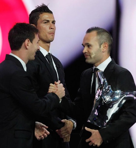Real Madrid đang đối xử tệ bạc với C.Ronaldo - 1 C.Ronaldo đã tỏ thái độ từ gala trao giải cầu thủ xuất sắc nhất châu Âu